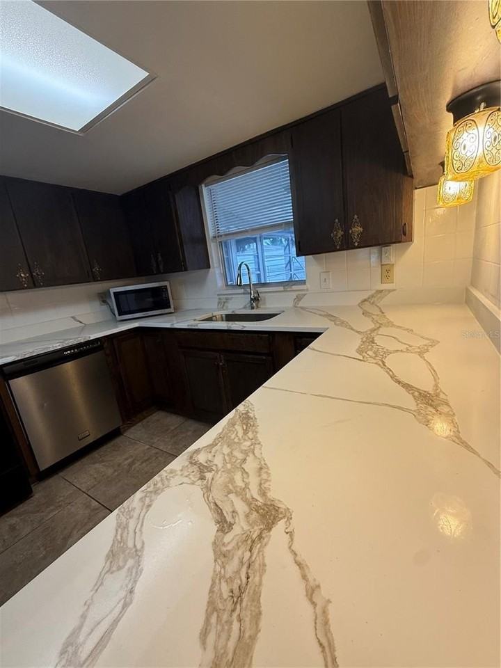 7320 King Arthur Dr - Photo 6 of 24