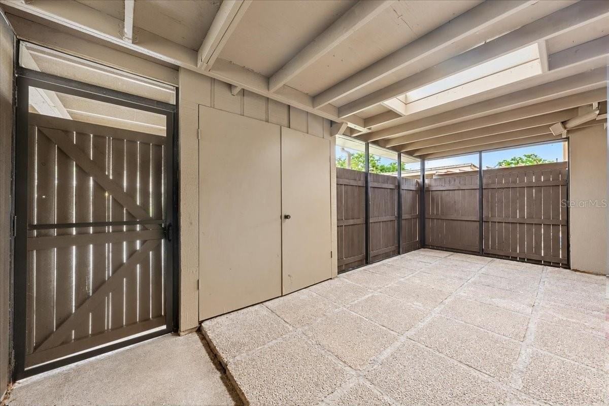 7903 Cedar Dr - Photo 3 of 33