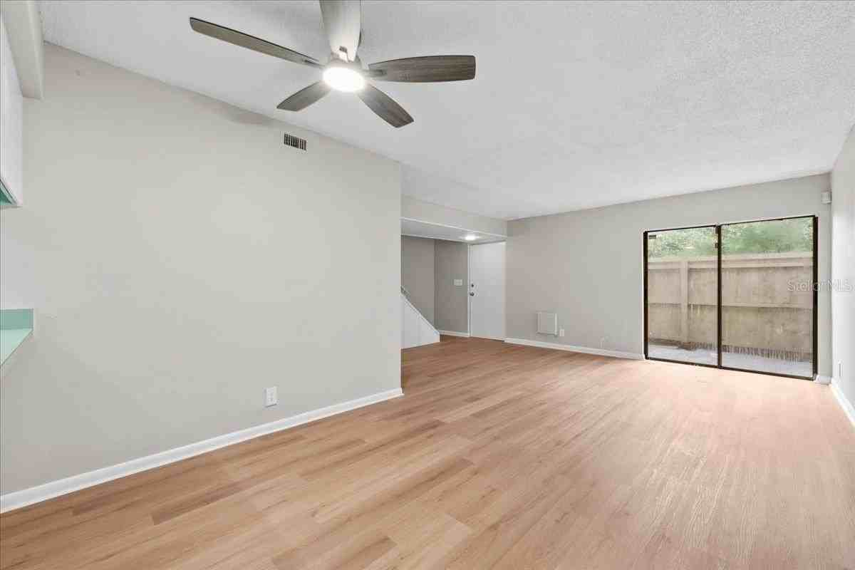 7903 Cedar Dr - Photo 4 of 33