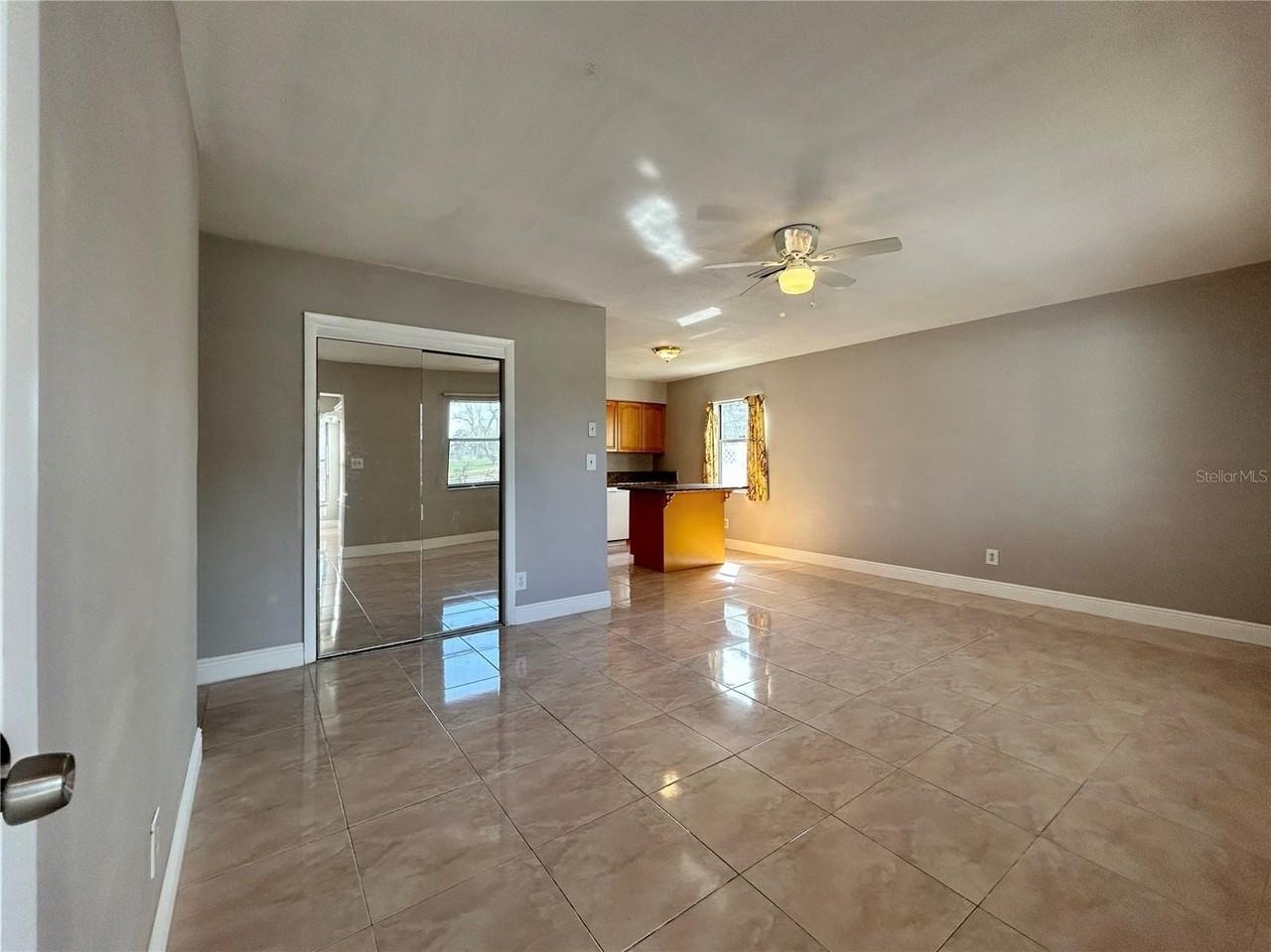 816 62nd Ave Ne - Photo 5 of 22