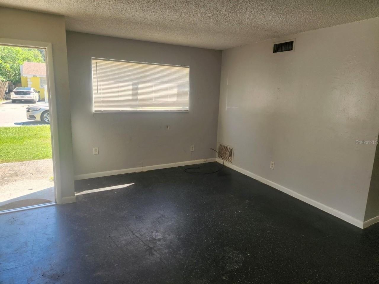 8306 N 13th St - Photo 2 of 7