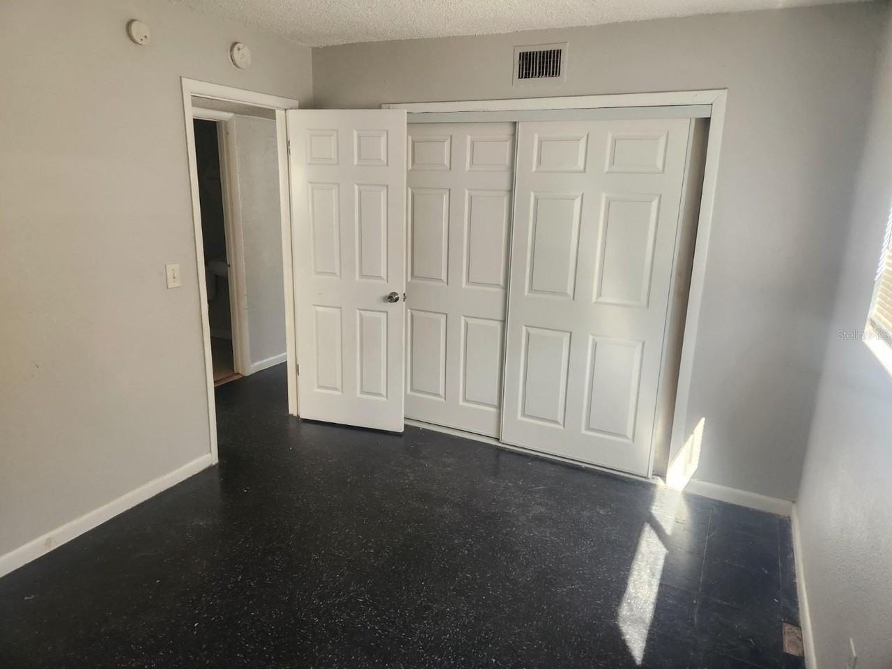 8306 N 13th St - Photo 5 of 7