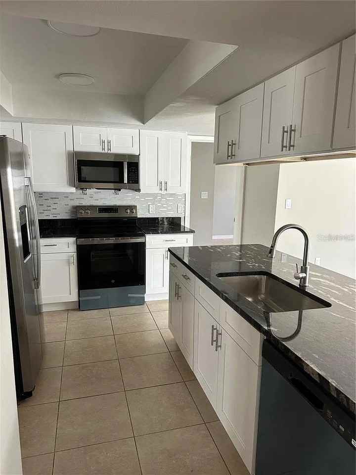 3413 Dove Hollow Ct - Photo 2 of 10