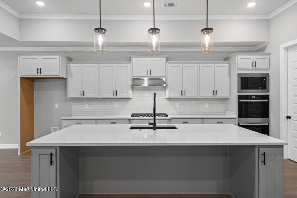 2835 Cypress Lake Dr S - Photo 4 of 22