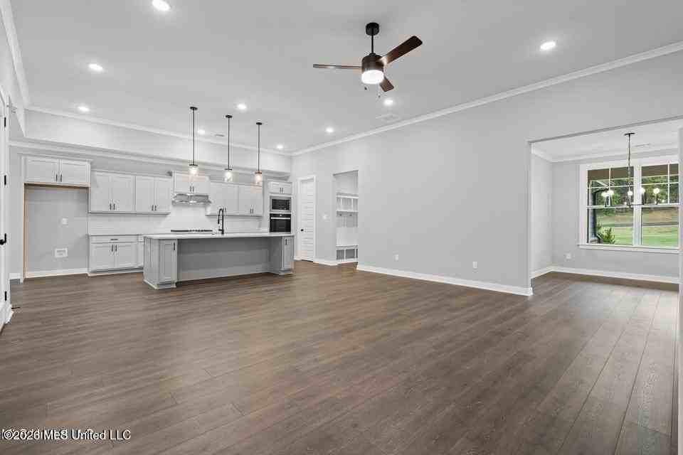 2835 Cypress Lake Dr S - Photo 7 of 22