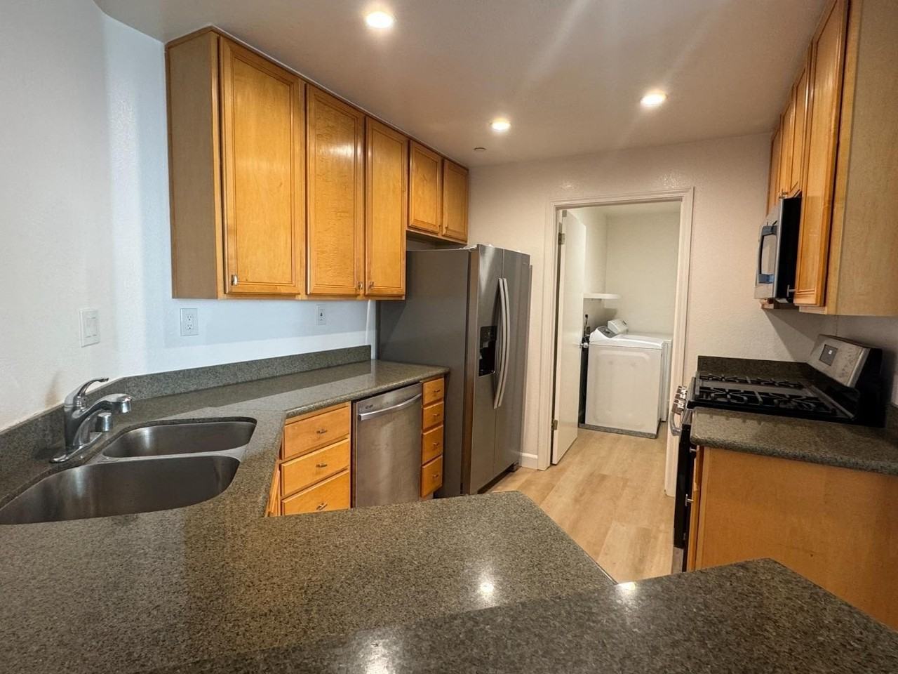 610 Arcadia Ter - Photo 7 of 22