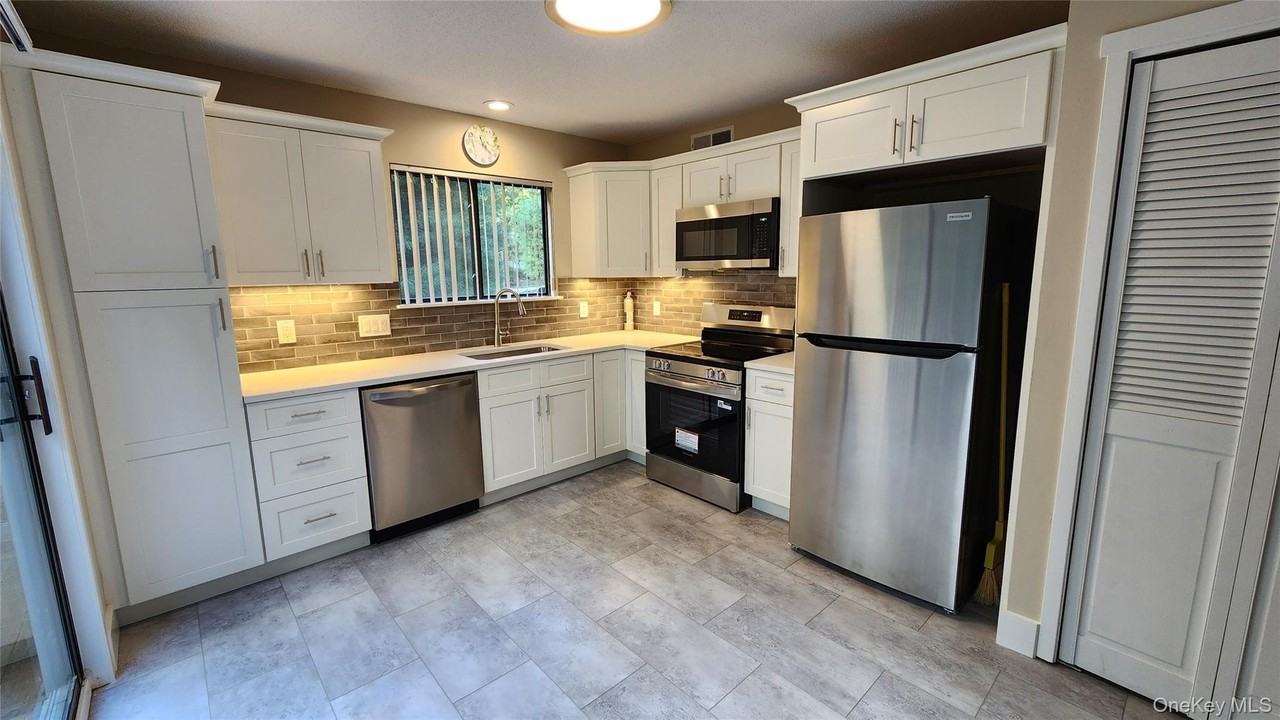 578 Heritage Hls #D - Photo 6 of 26