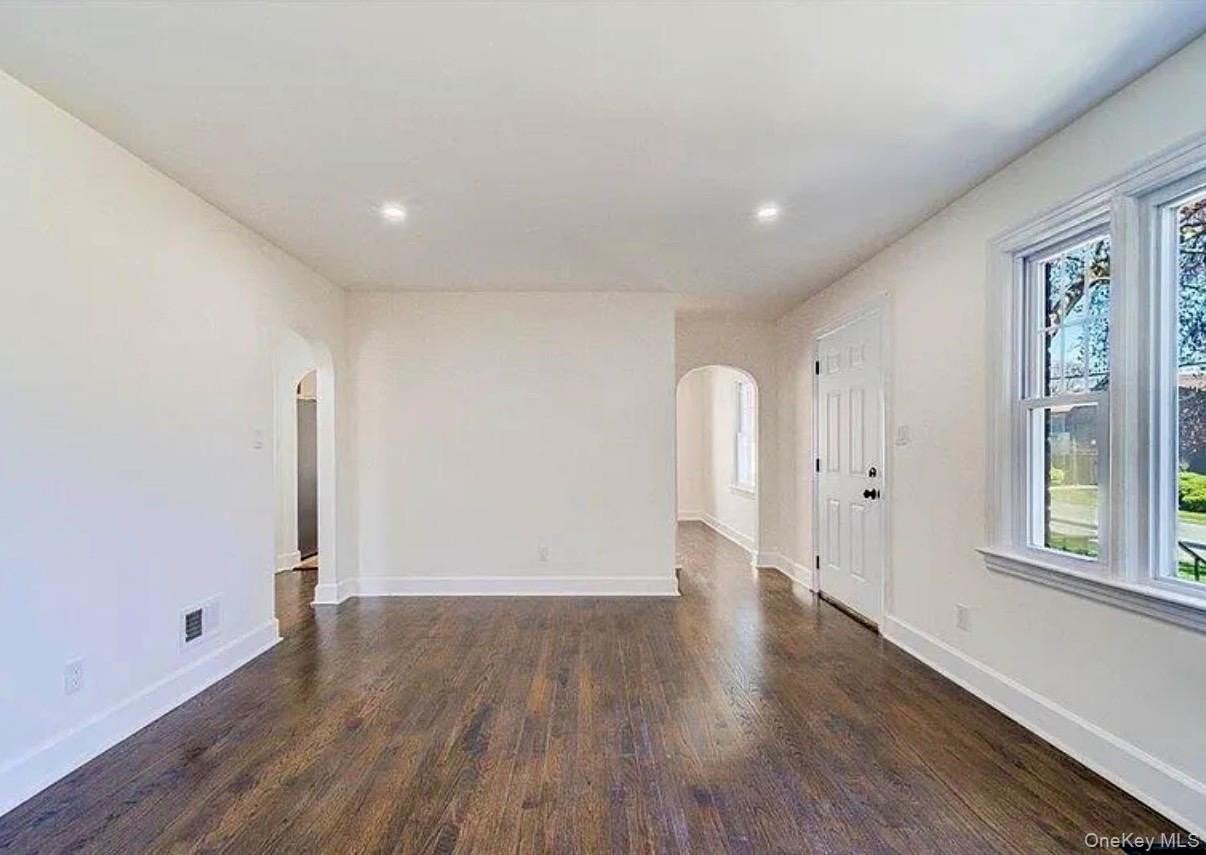 63 Fairview Ave - Photo 3 of 28