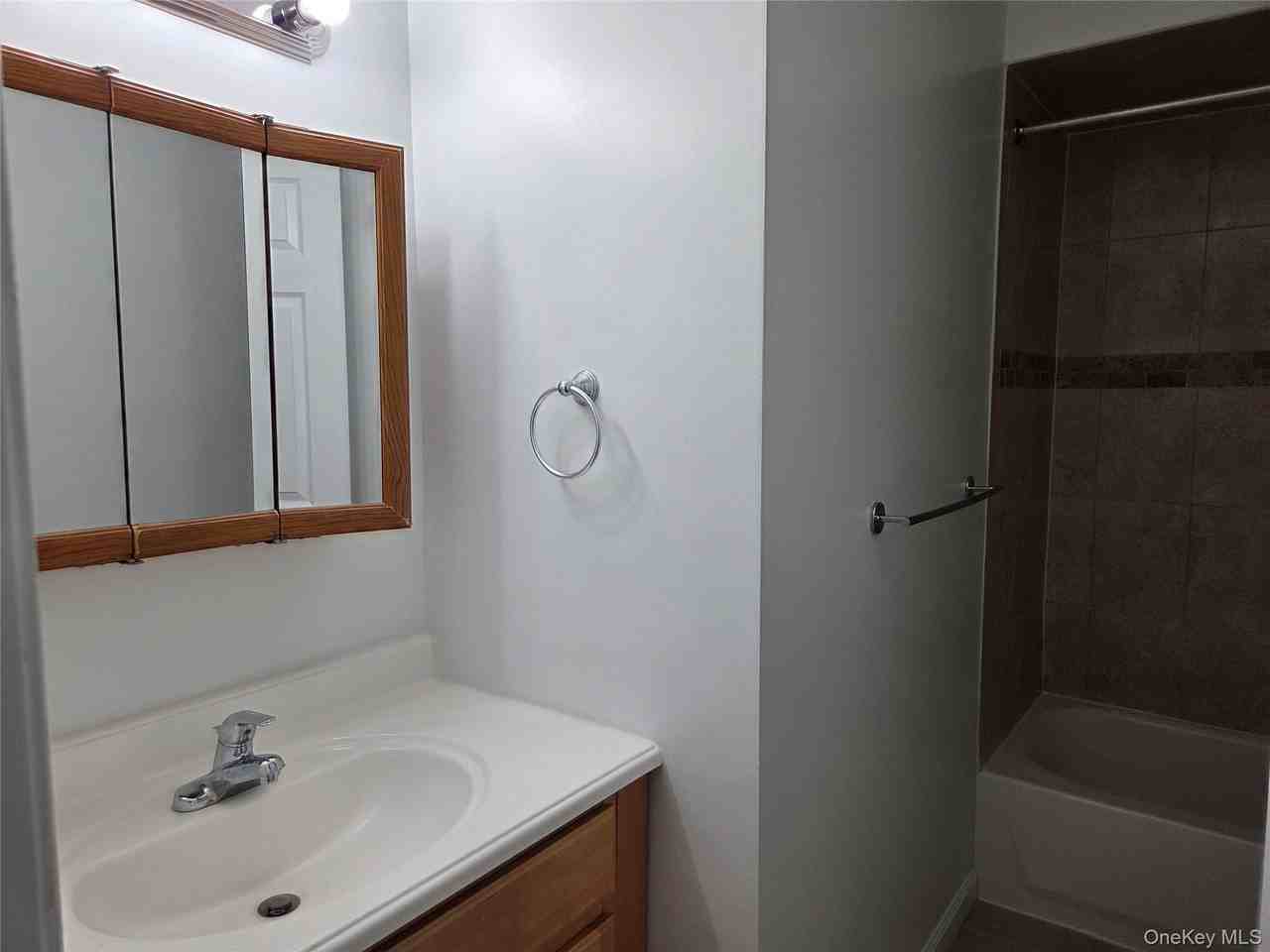 14 Pavilion Rd #7 - Photo 6 of 8
