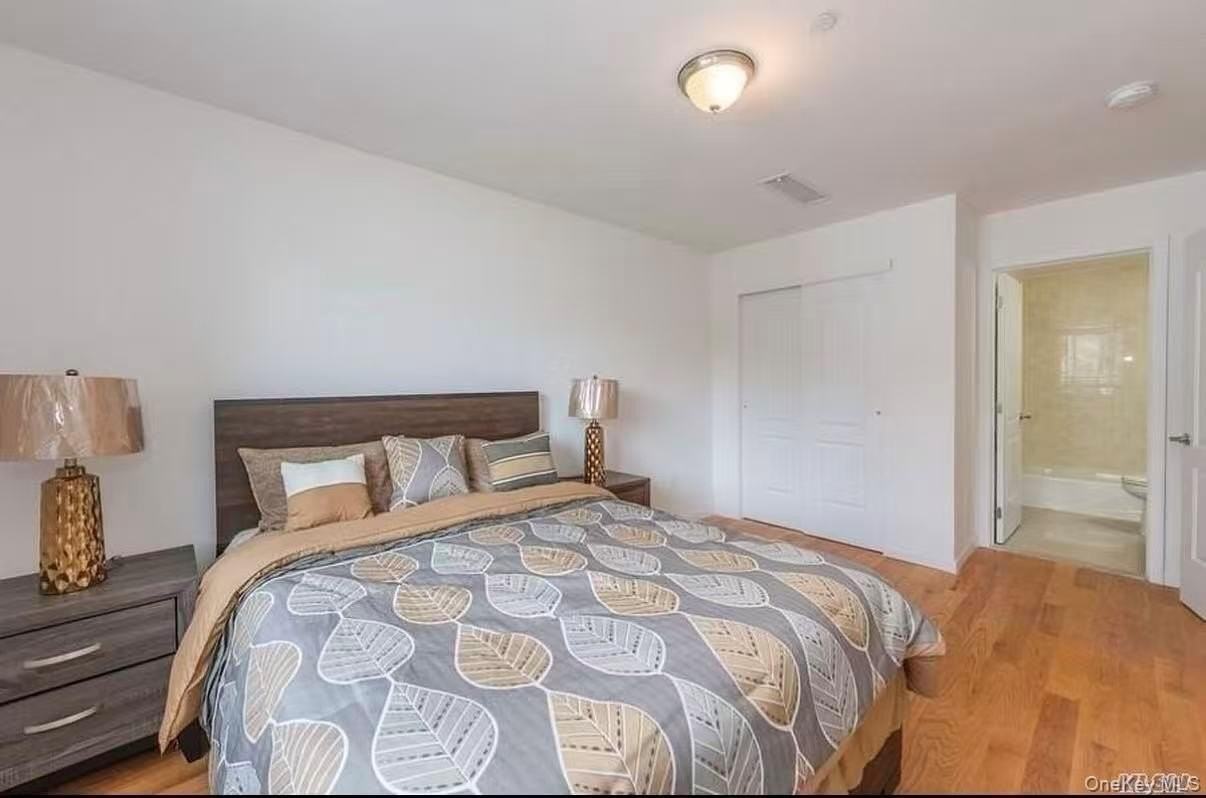 21411 35th Ave #3C - Photo 4 of 8