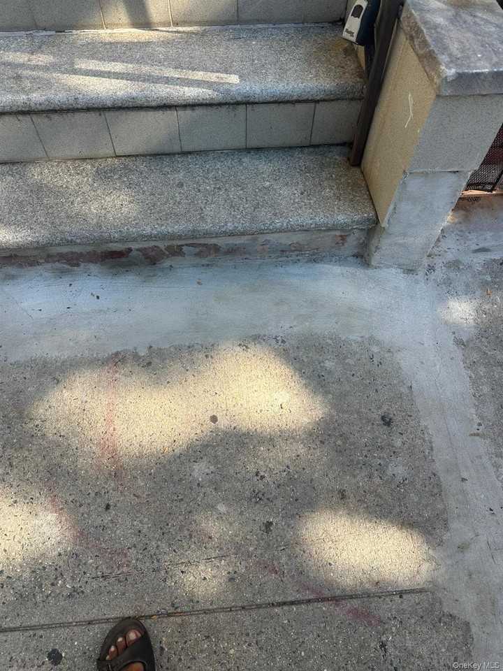 555 W 183rd St - Photo 2 of 3