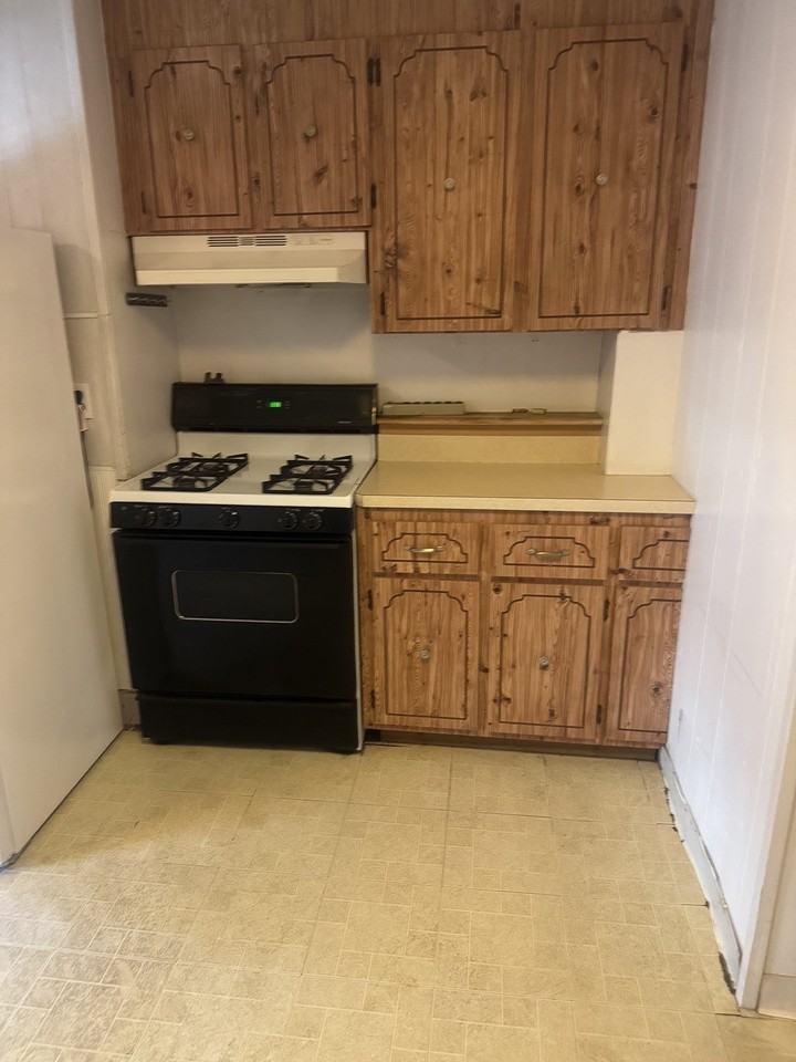 181 London St #2 - Photo 3 of 13