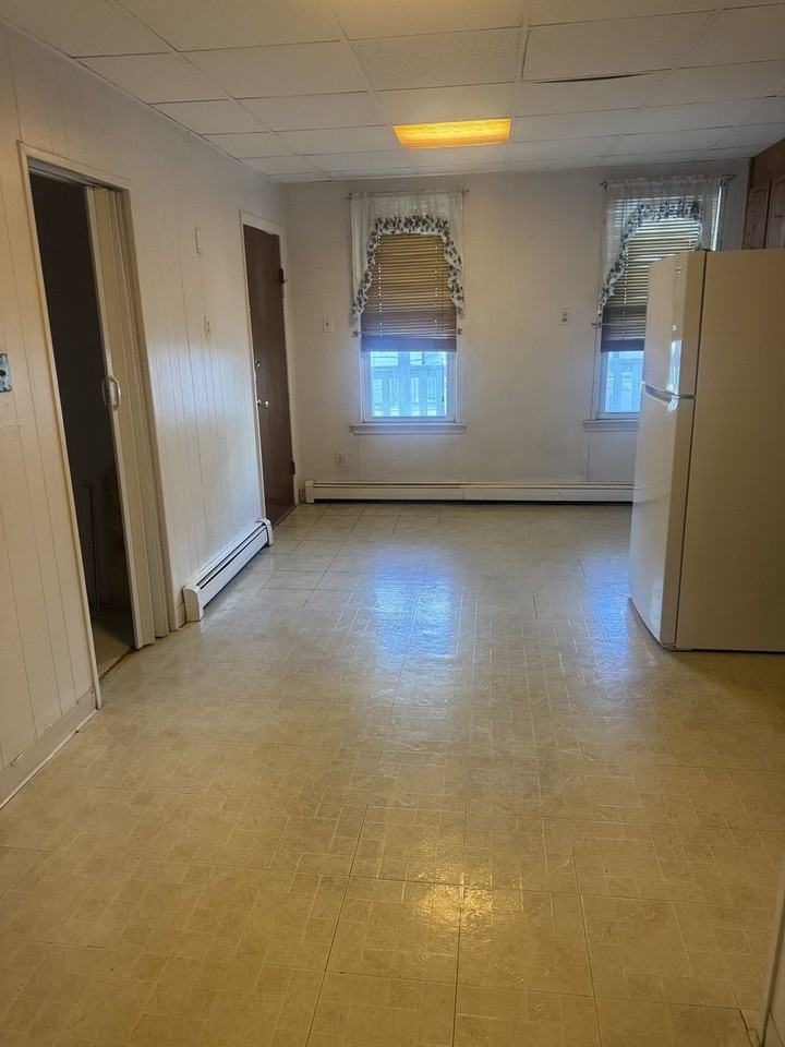 181 London St #2 - Photo 4 of 13