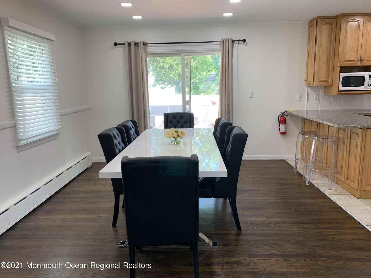 135 Ampere Ave - Photo 2 of 26