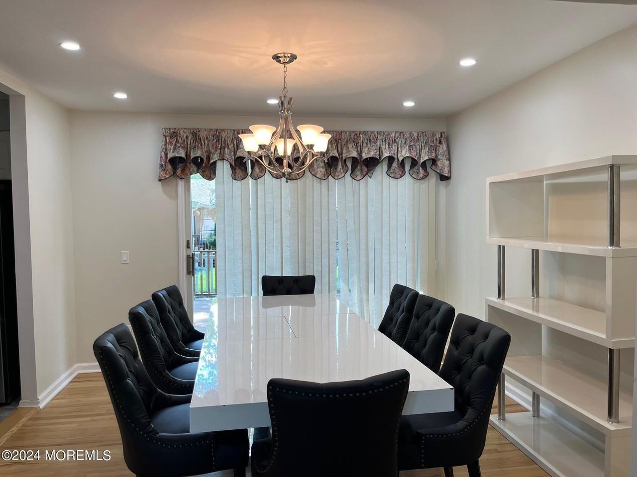 106 Pear St - Photo 6 of 20