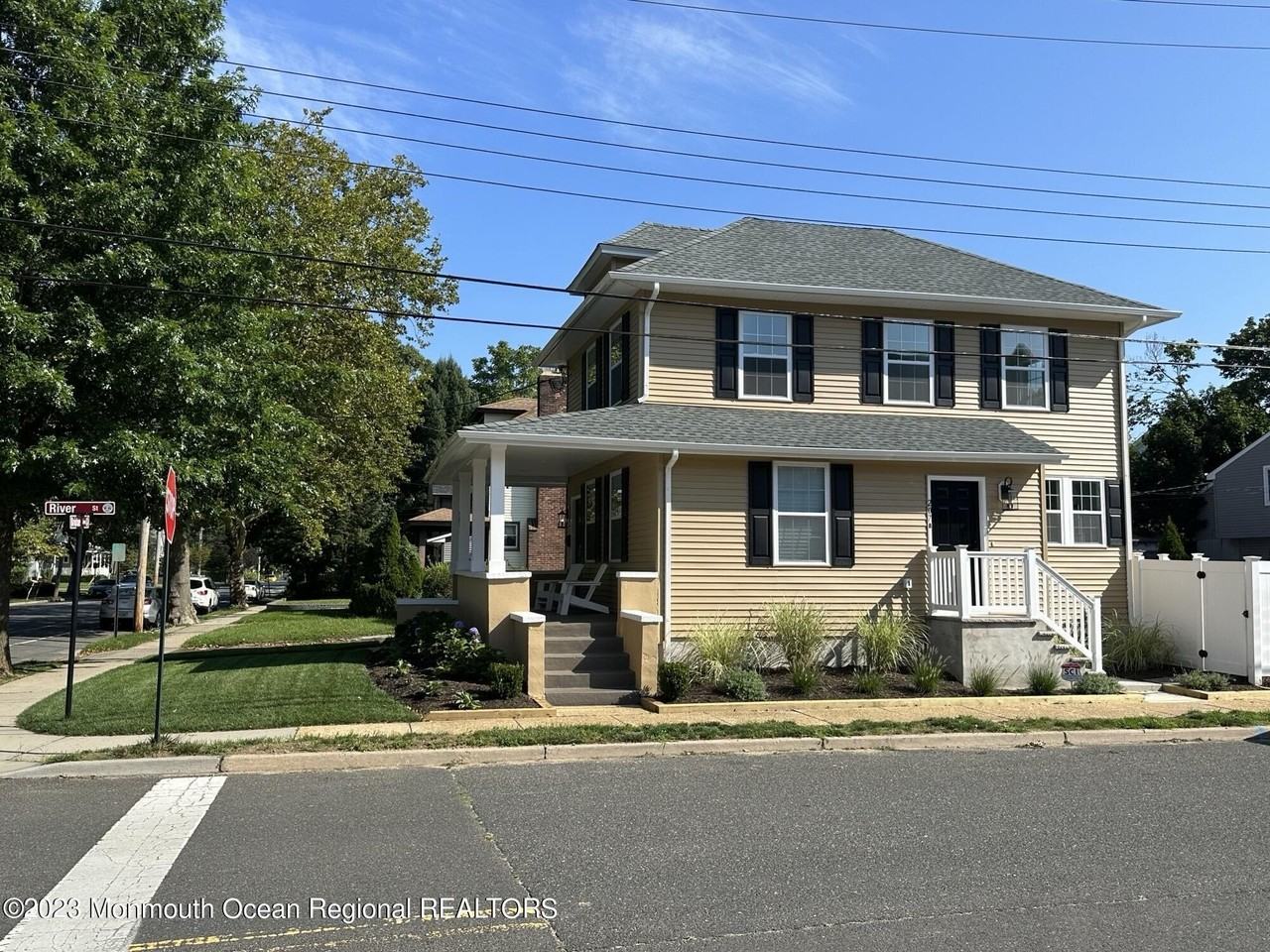207B Bridge Ave - Photo 2 of 12