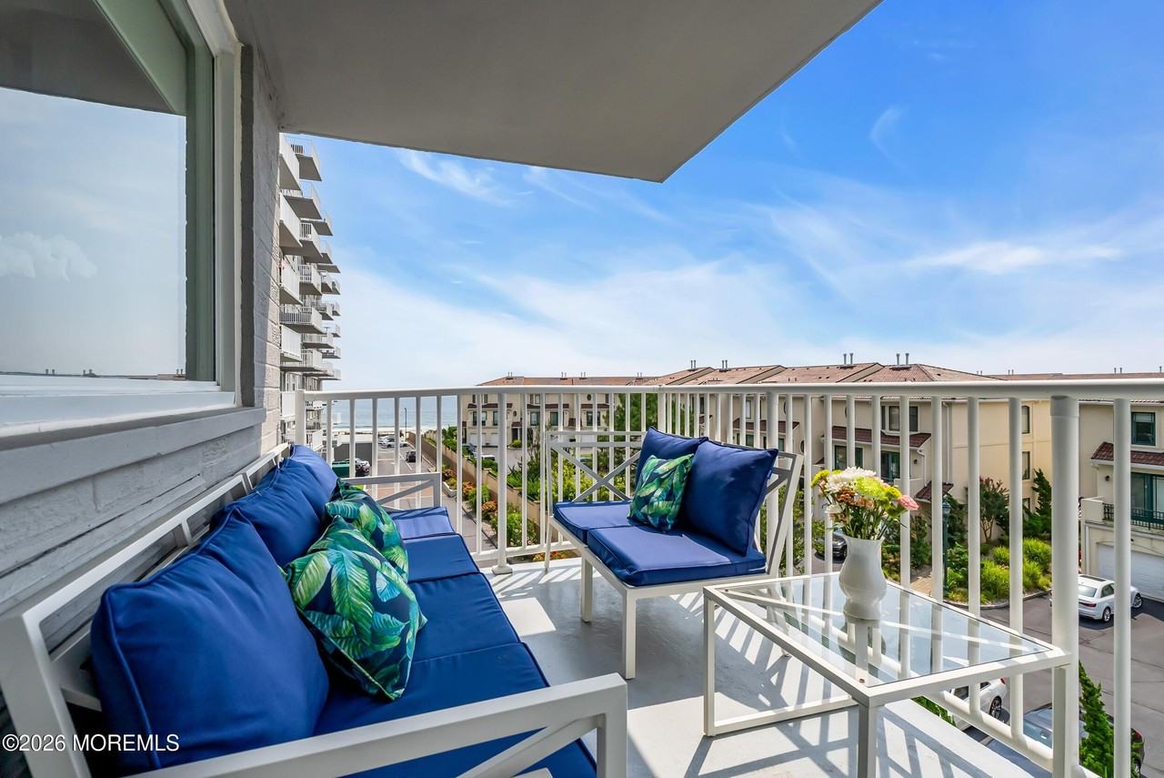675 Ocean Ave #4I - Photo 3 of 49