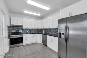 featured image of 17 Lakeview Rd