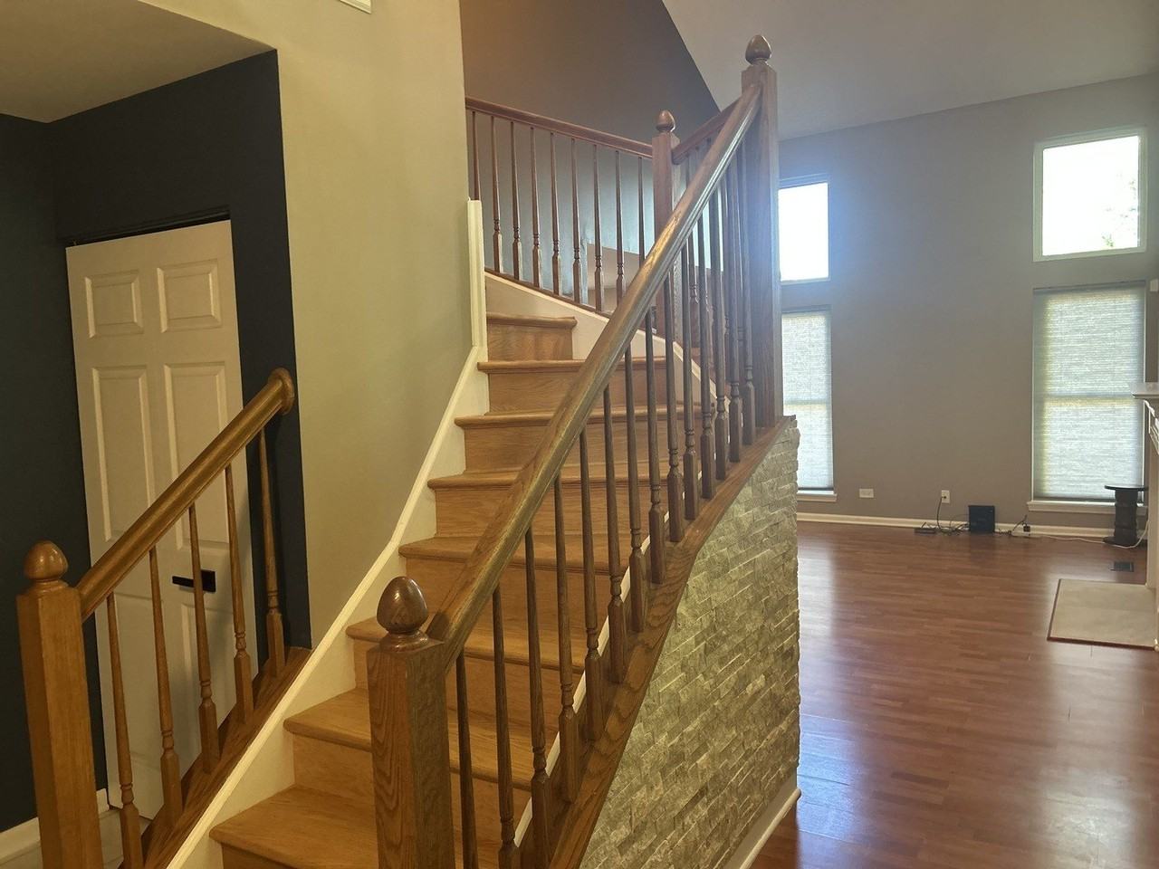 327 E Tall Oaks Ln - Photo 3 of 11