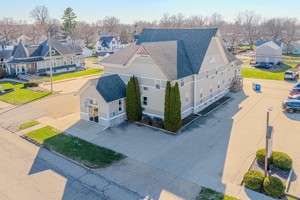 featured image of 400 N Main St