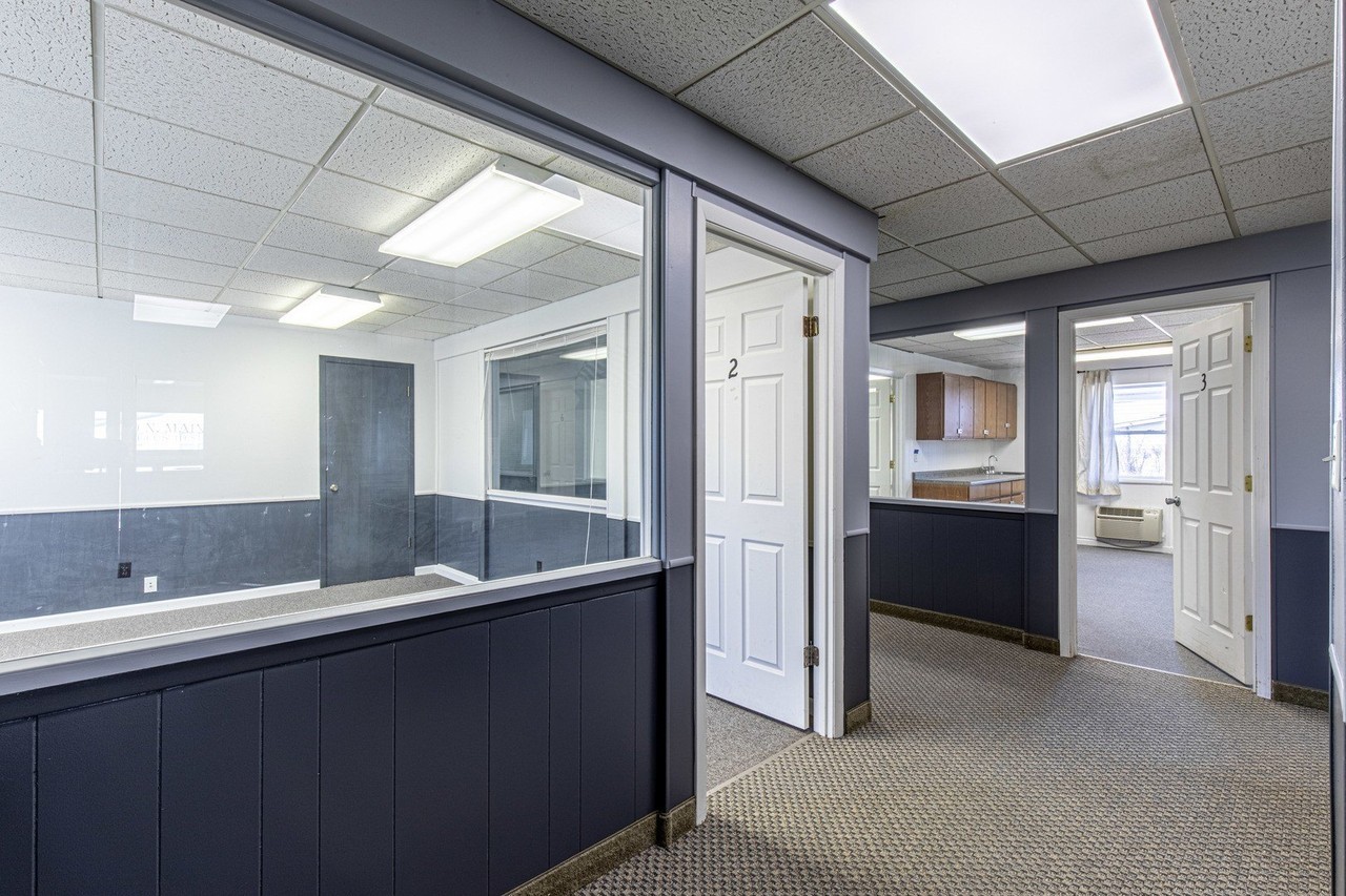400 N Main St - Photo 4 of 19