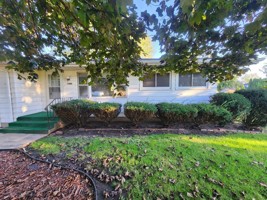 featured image of 1602 E 1st St