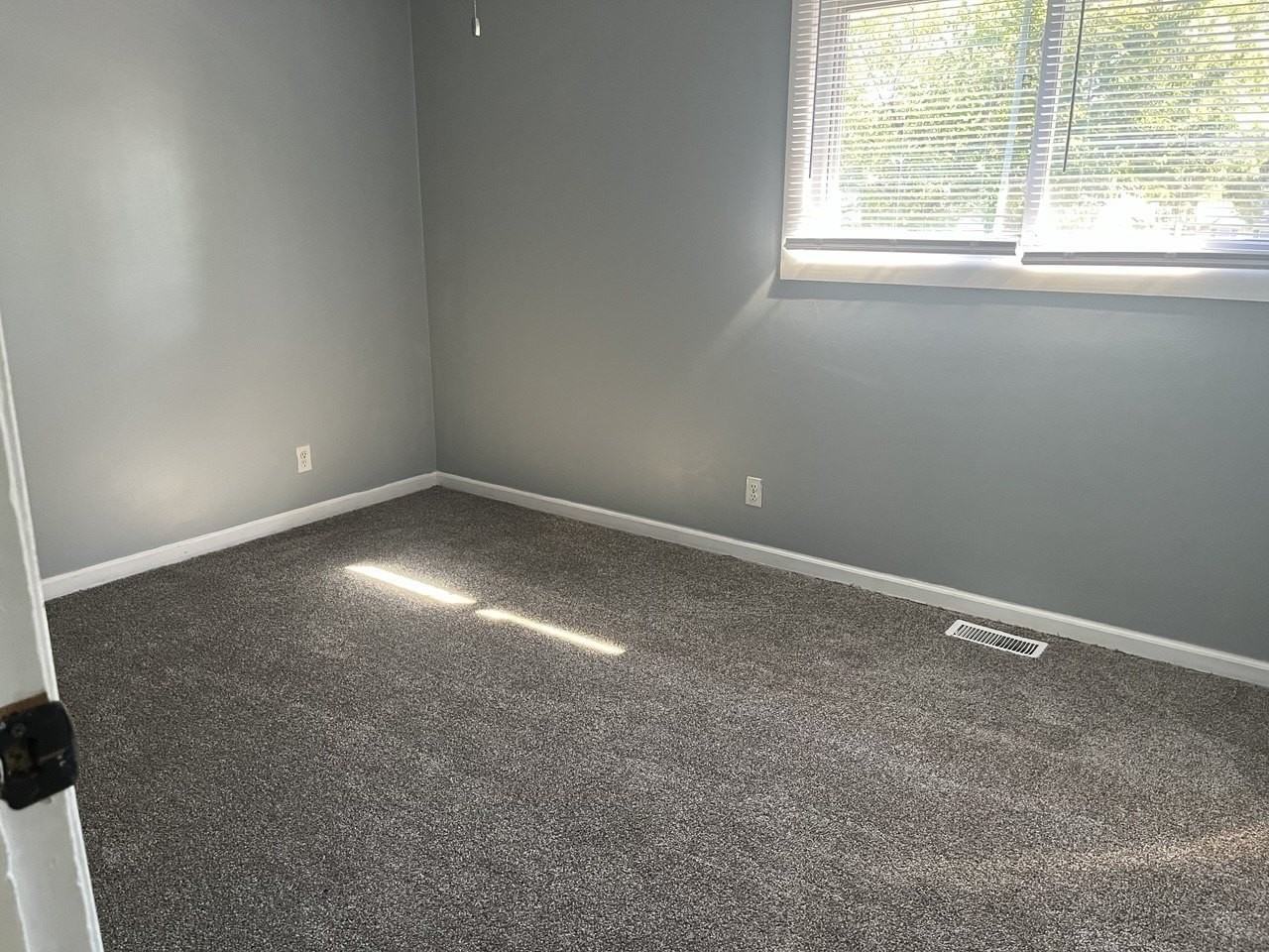 178 Valley Dr - Photo 4 of 10