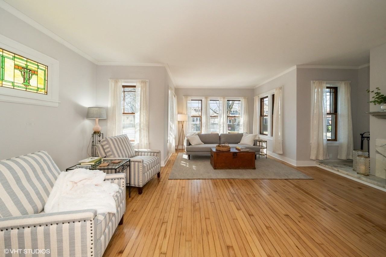 5003 N Hamlin Ave - Photo 2 of 22