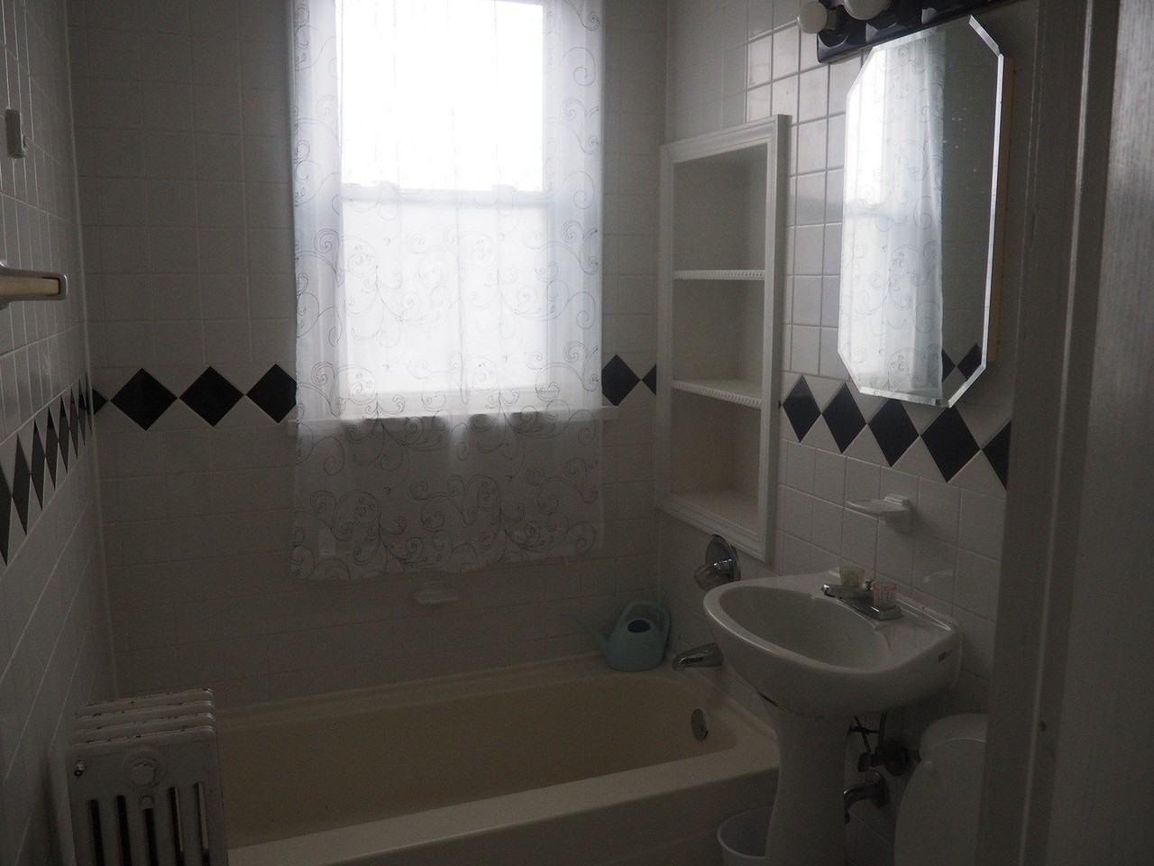 9911 W 143rd St #1 - Photo 4 of 8