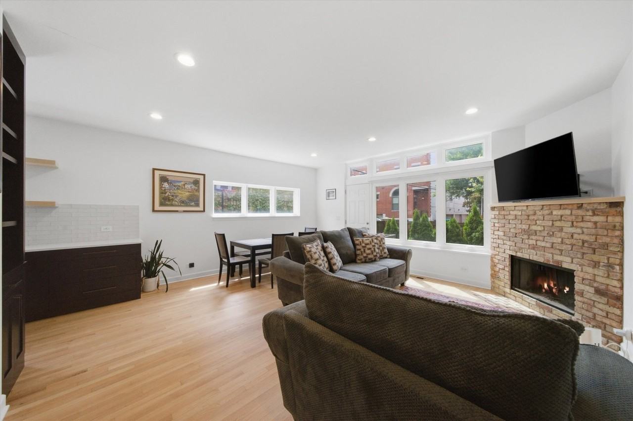 2215 N Wayne Ave #A - Photo 2 of 25
