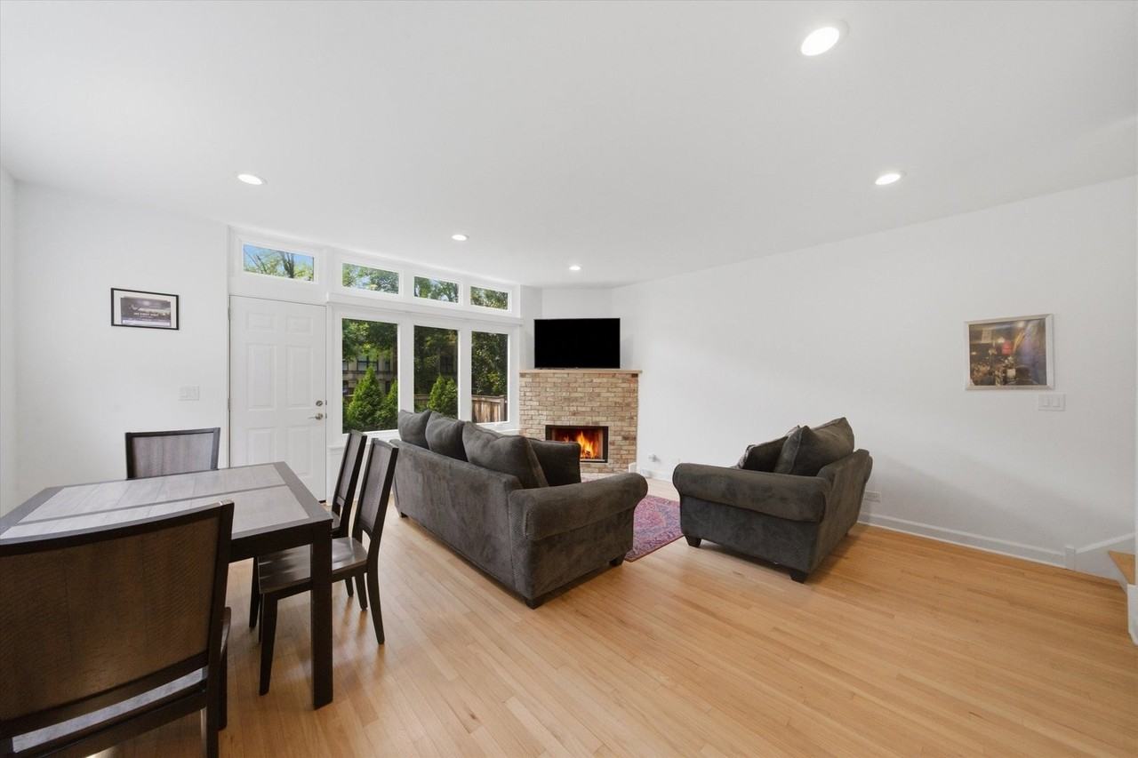 2215 N Wayne Ave #A - Photo 3 of 25