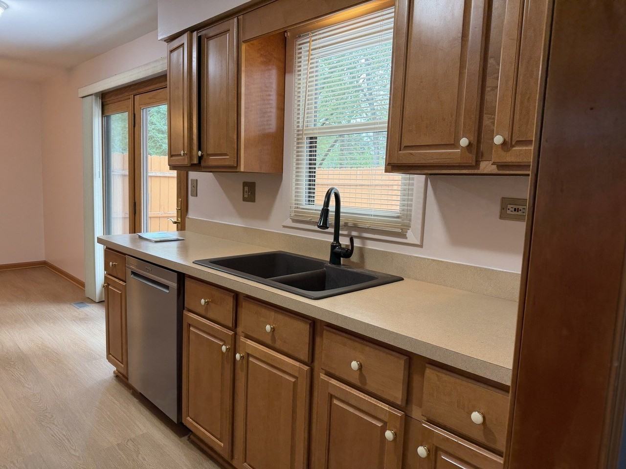 1109 Kingwood Ln - Photo 4 of 17