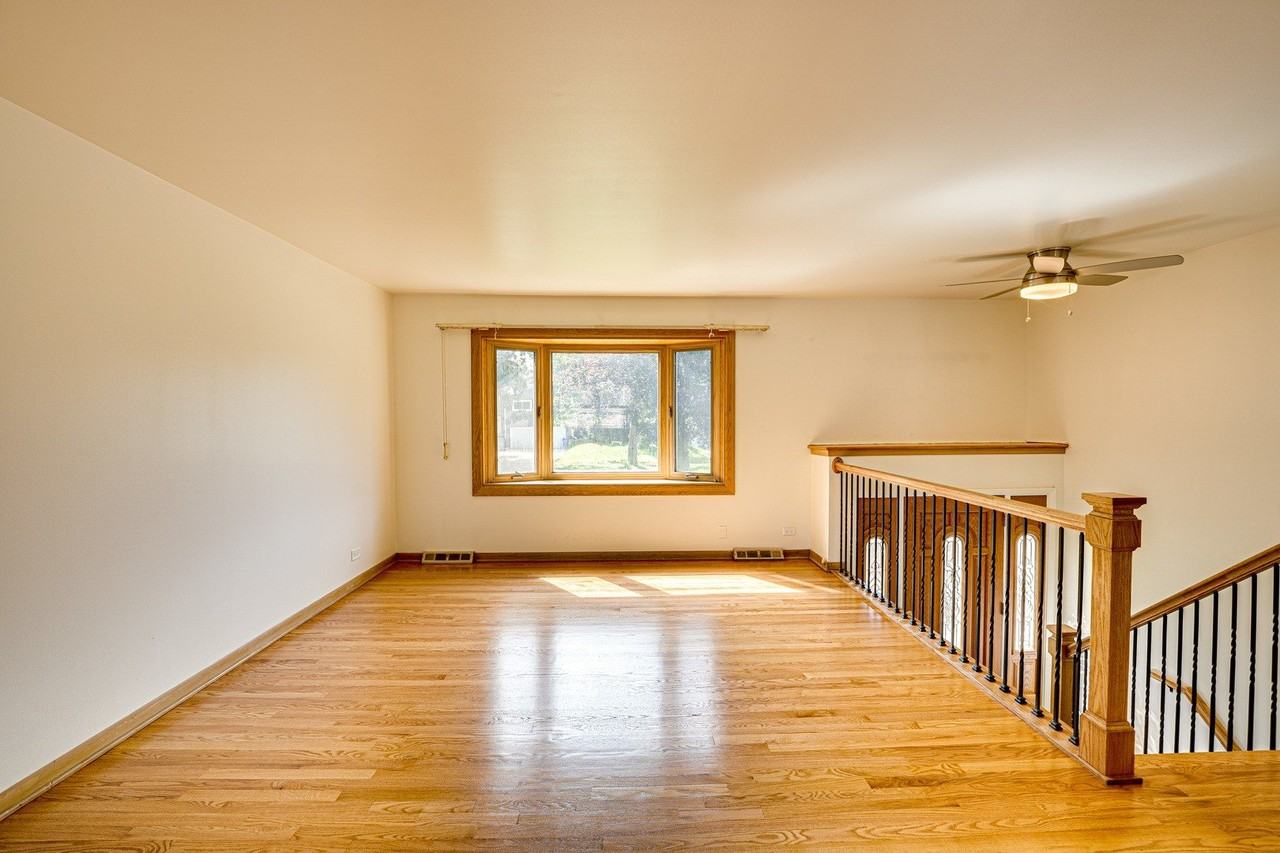 1015 Wilson Ave - Photo 3 of 29