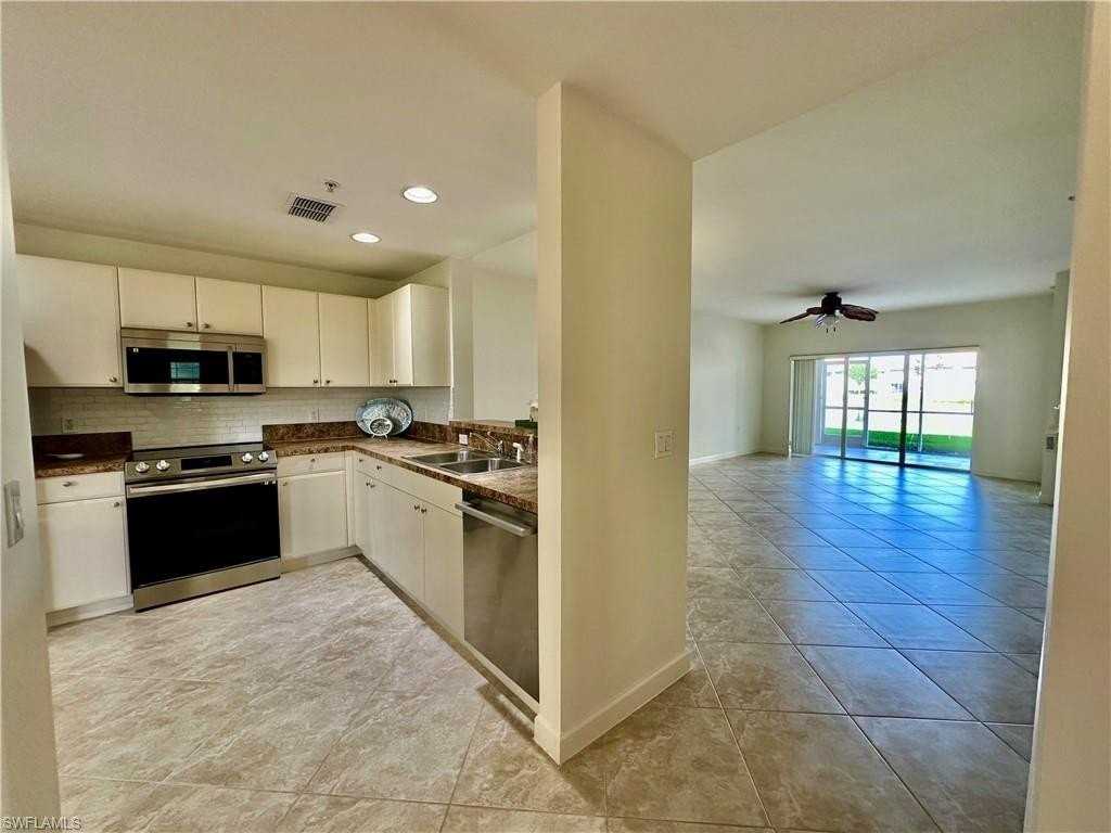 3033 Driftwood Way #3407 - Photo 4 of 40