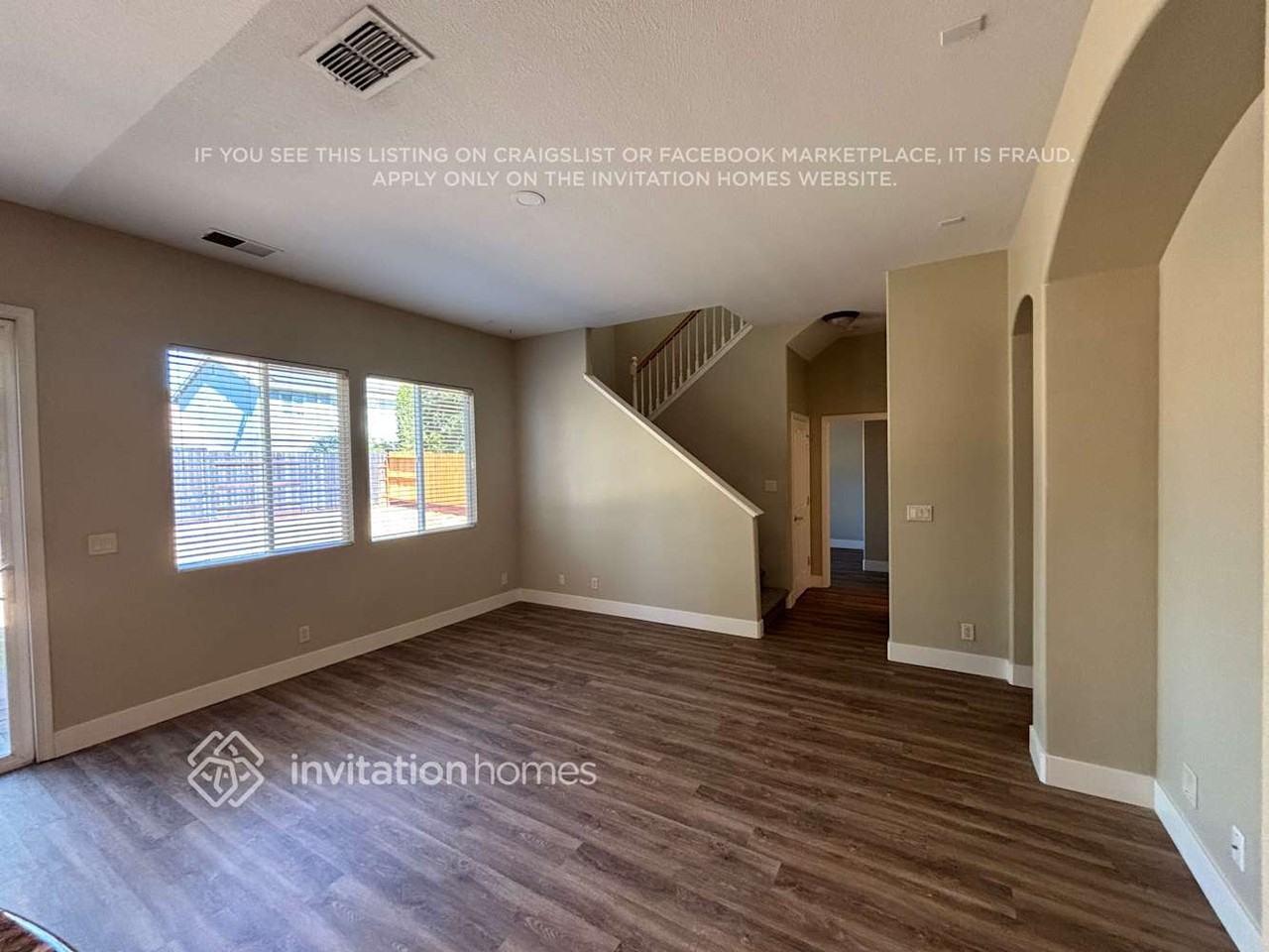 1687 Presidio Way - Photo 2 of 14