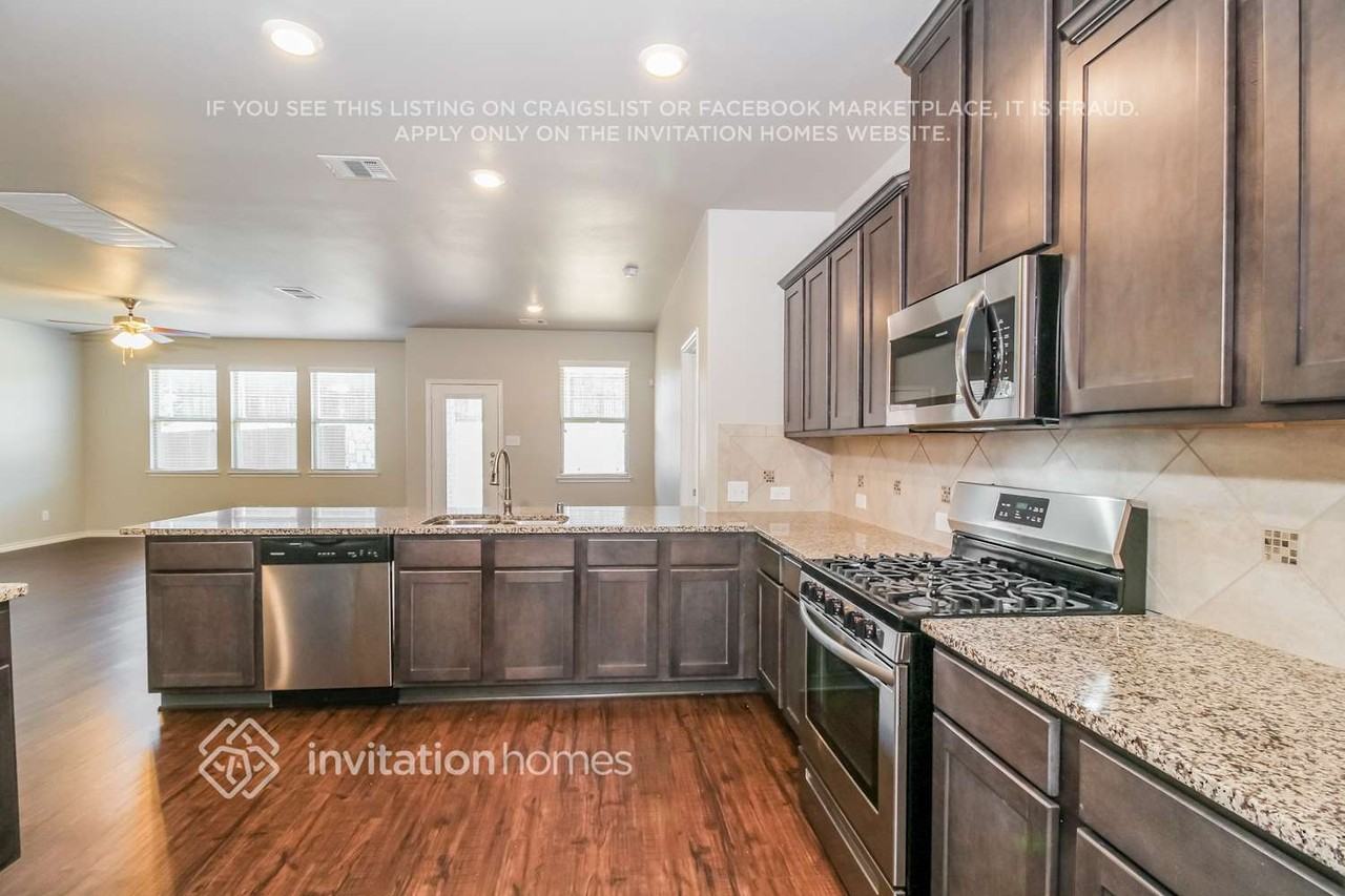 2909 Colorado Dr - Photo 5 of 16