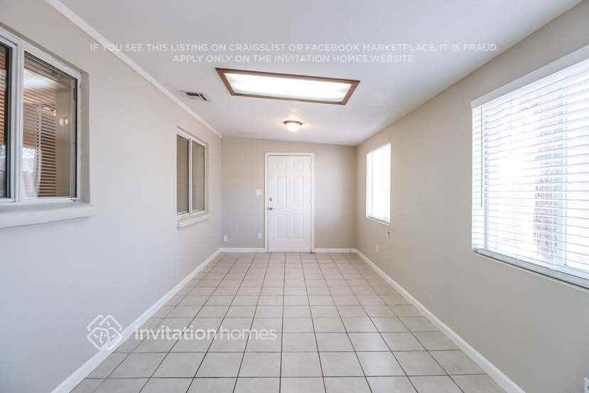 5136 N 78th Ave - Photo 5 of 23