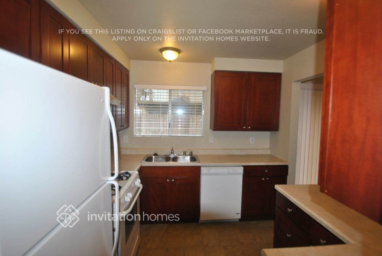 18702 Se 265th St - Photo 5 of 15