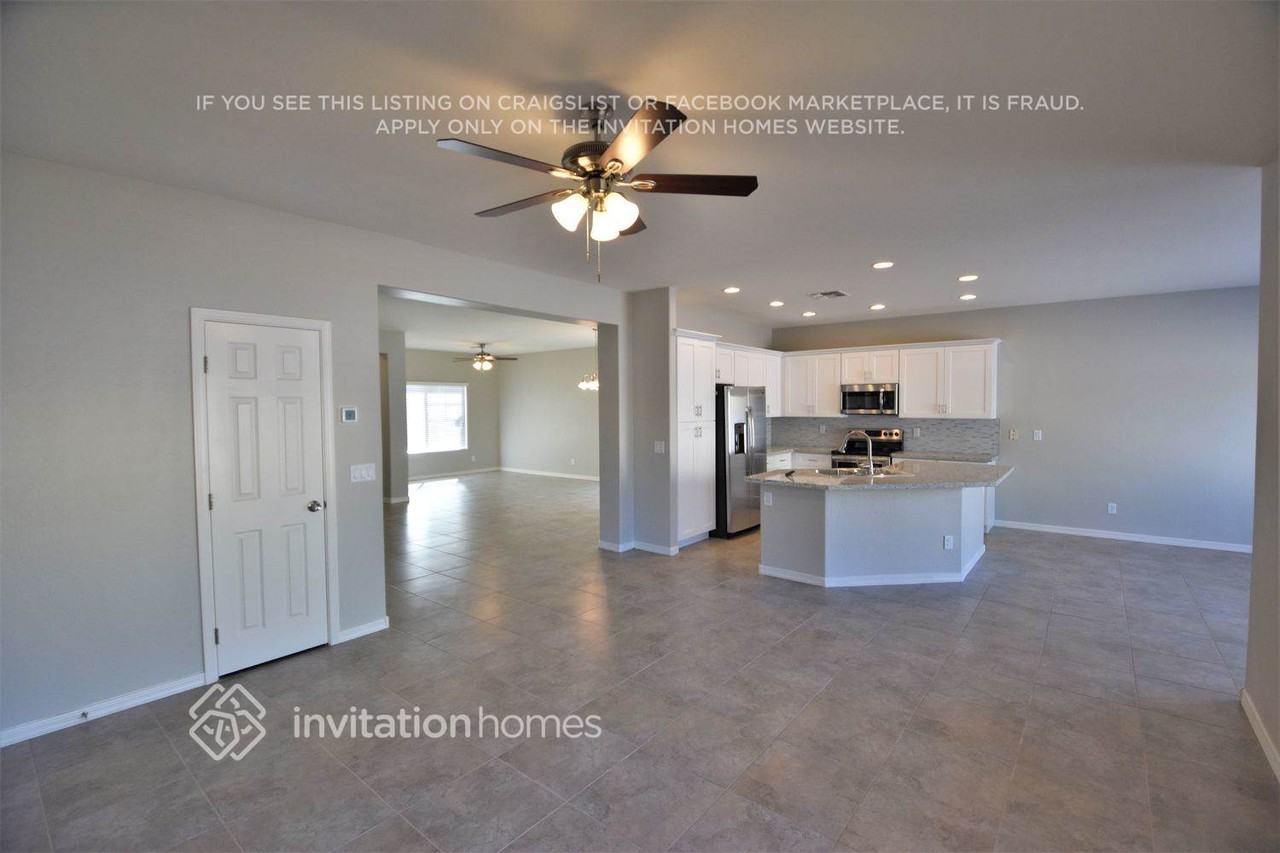 17774 W Carmen Dr - Photo 4 of 22