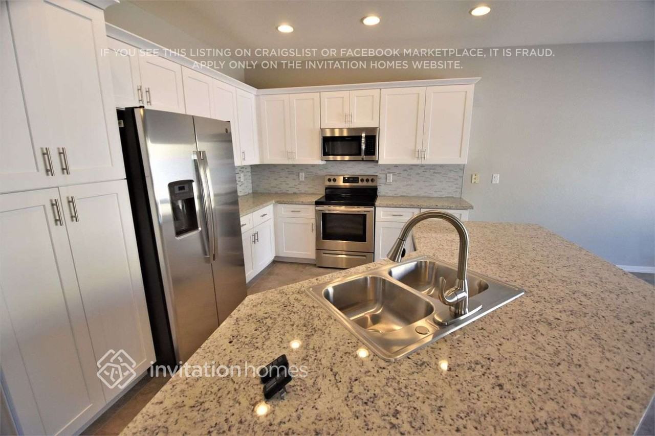 17774 W Carmen Dr - Photo 7 of 22