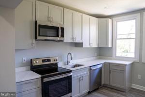featured image of 1009 Main St
