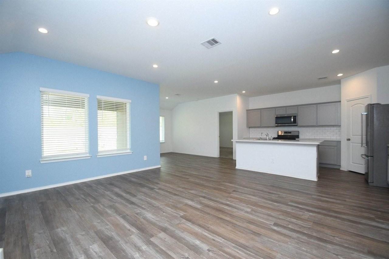 24726 Majestic Cone Ln - Photo 3 of 21