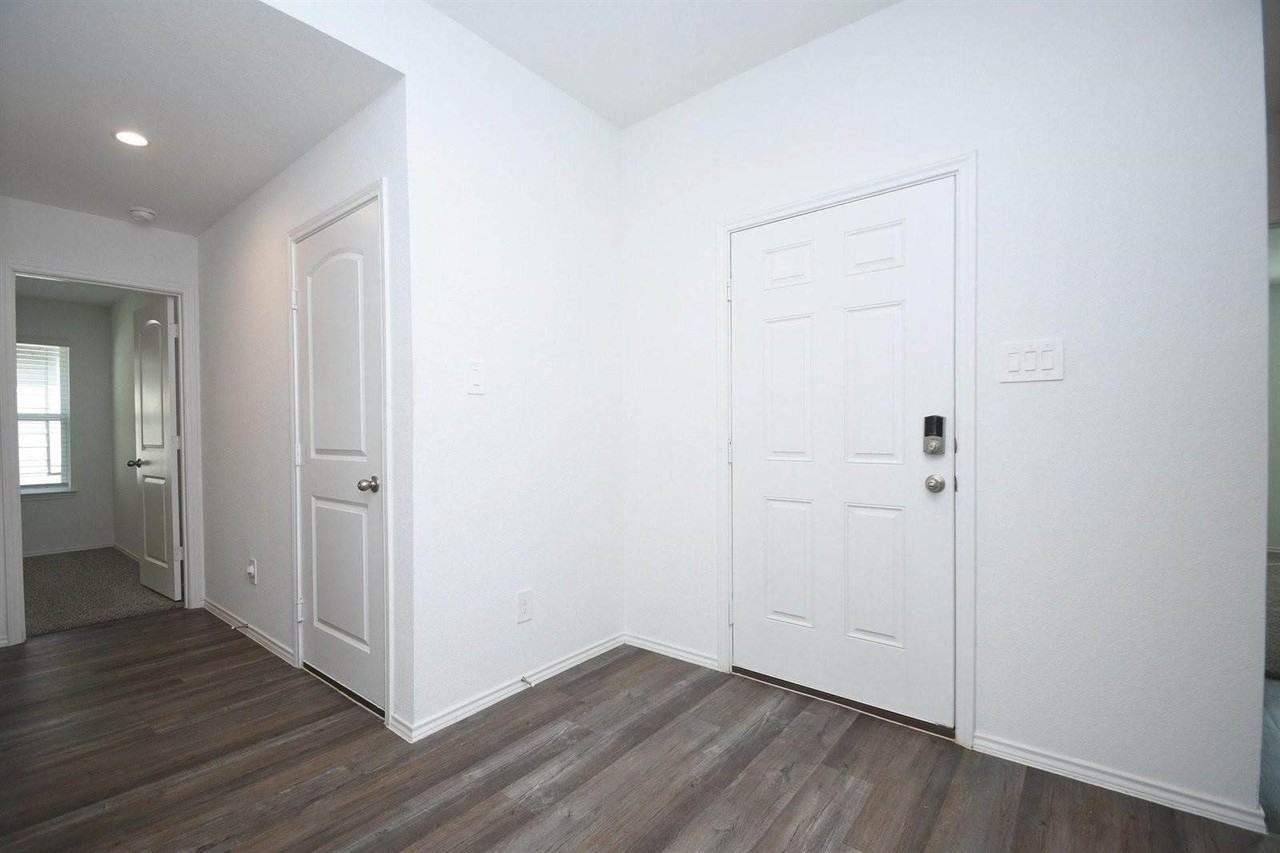 24726 Majestic Cone Ln - Photo 5 of 21