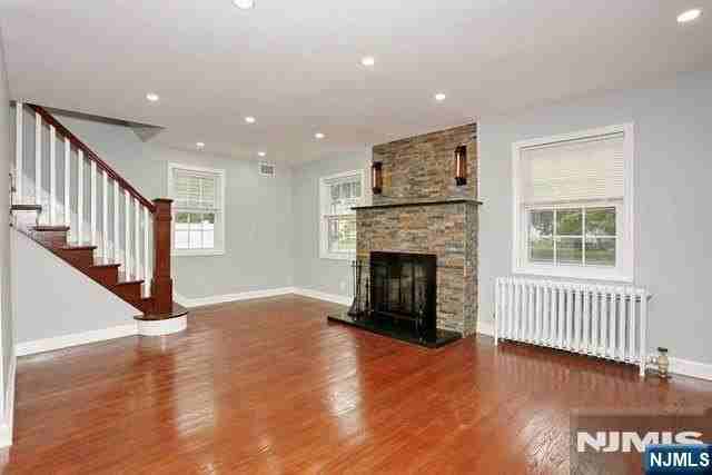 46 Jewett Ave - Photo 4 of 38