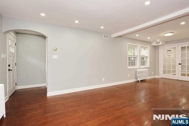 46 Jewett Ave - Photo 5 of 38