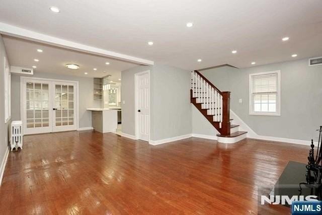46 Jewett Ave - Photo 6 of 38