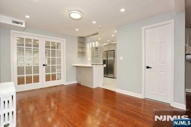 46 Jewett Ave - Photo 7 of 38