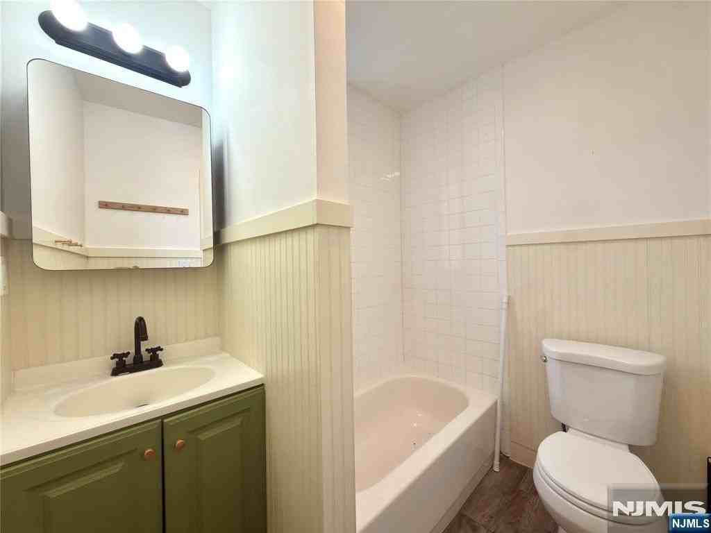 4306 Kennedy Blvd #10 - Photo 5 of 11