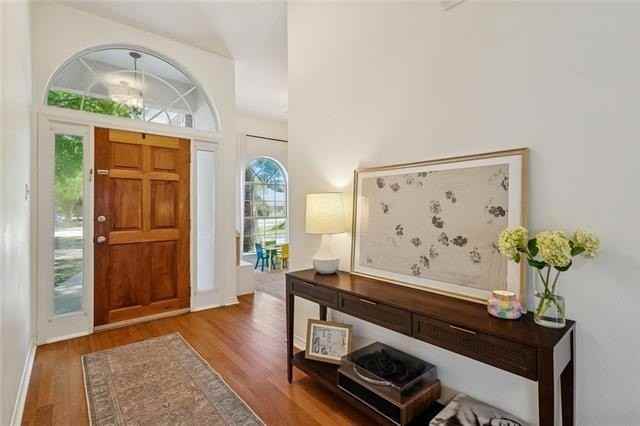 1101 Fairfield Ct - Photo 3 of 35