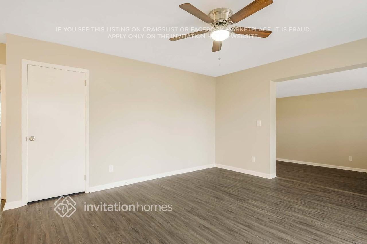 2130 Thiervy Dr - Photo 4 of 29